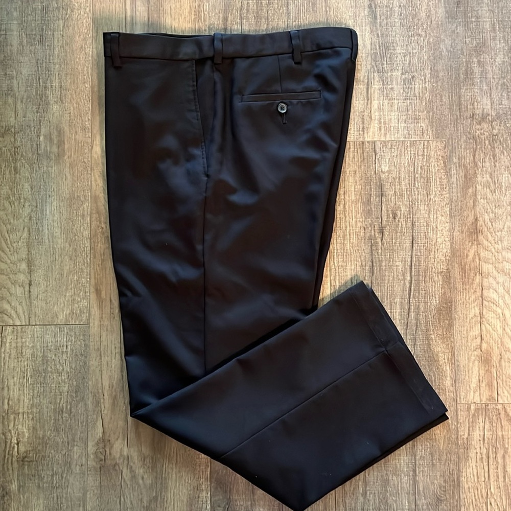 Haggar Classic Fit Black Dress Pants- Men’s 36x30